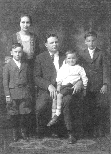 The Theodore Albert Kilgore family, grandson of Albert G. Van Pradelles, Ca 1923.
